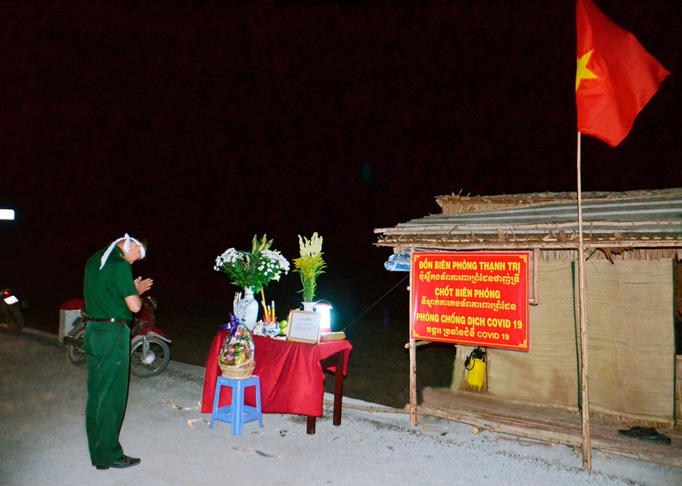 Chiến sĩ Biên phòng không thể về chịu tang cha vì Covid-19 - 1 Chiến sĩ Biên phòng không thể về chịu tang cha vì Covid-19 - 1