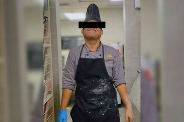 Đầu bếp khách sạn 5 sao nhổ nước bọt vào đồ ăn của thực khách