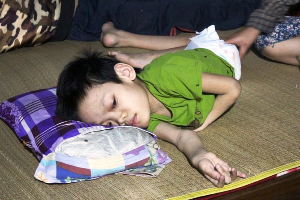 Số phận nghiệt ngã của người phụ nữ nhặt ve chai nuôi chồng, con bạo bệnh - 2 Số phận nghiệt ngã của người phụ nữ nhặt ve chai nuôi chồng, con bạo bệnh - 2