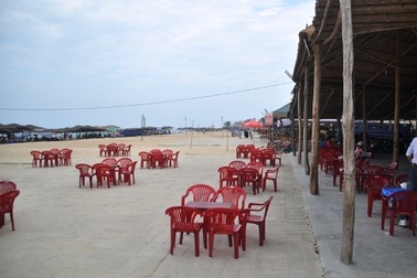  "Chặt chém" du khách tại bãi biển Thuận An