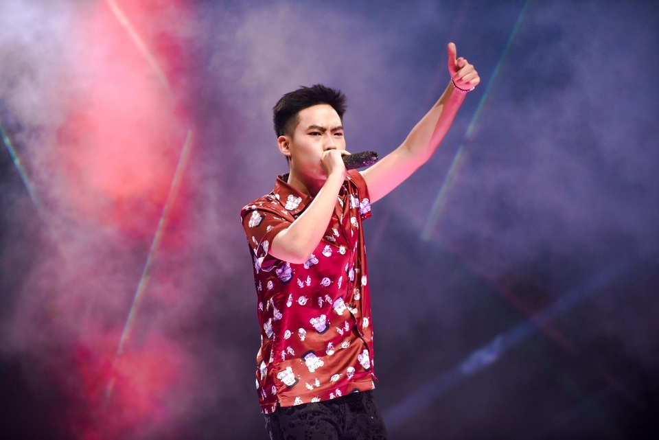 “Nổi da gà” thí sinh King of Rap làm mới hit của diva Hồng Nhung, Bằng Kiều - 8 “Nổi da gà” thí sinh King of Rap làm mới hit của diva Hồng Nhung, Bằng Kiều - 8