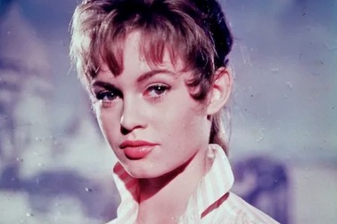 Khi các biểu tượng nhan sắc của thế kỷ 20 “xuyên không” về hiện tại