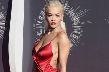 Ngôi sao gợi cảm Rita Ora bất ngờ tiết lộ trữ trứng đông lạnh