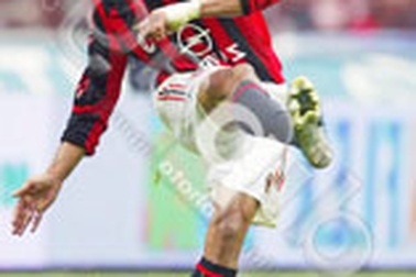 Nesta và Serginho phải lên bàn mổ