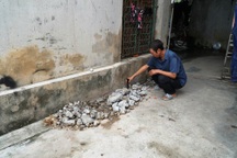 Nhiều hộ dân bị yêu cầu đền bù hàng chục triệu đồng vì ăn trộm nước sạch?