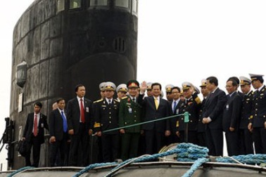 Tàu ngầm Kilo đã về đến quân cảng Cam Ranh