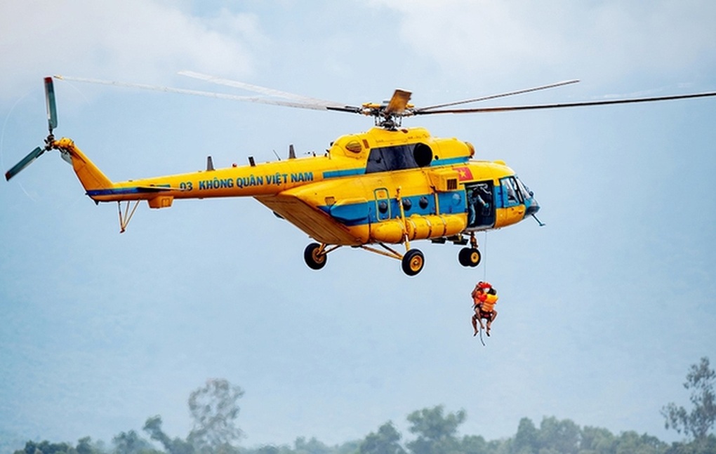 Quân đội sẵn sàng bay tìm kiếm cứu hộ, cứu nạn ở Nghệ An - 1 Quân đội sẵn sàng bay tìm kiếm cứu hộ, cứu nạn ở Nghệ An - 1