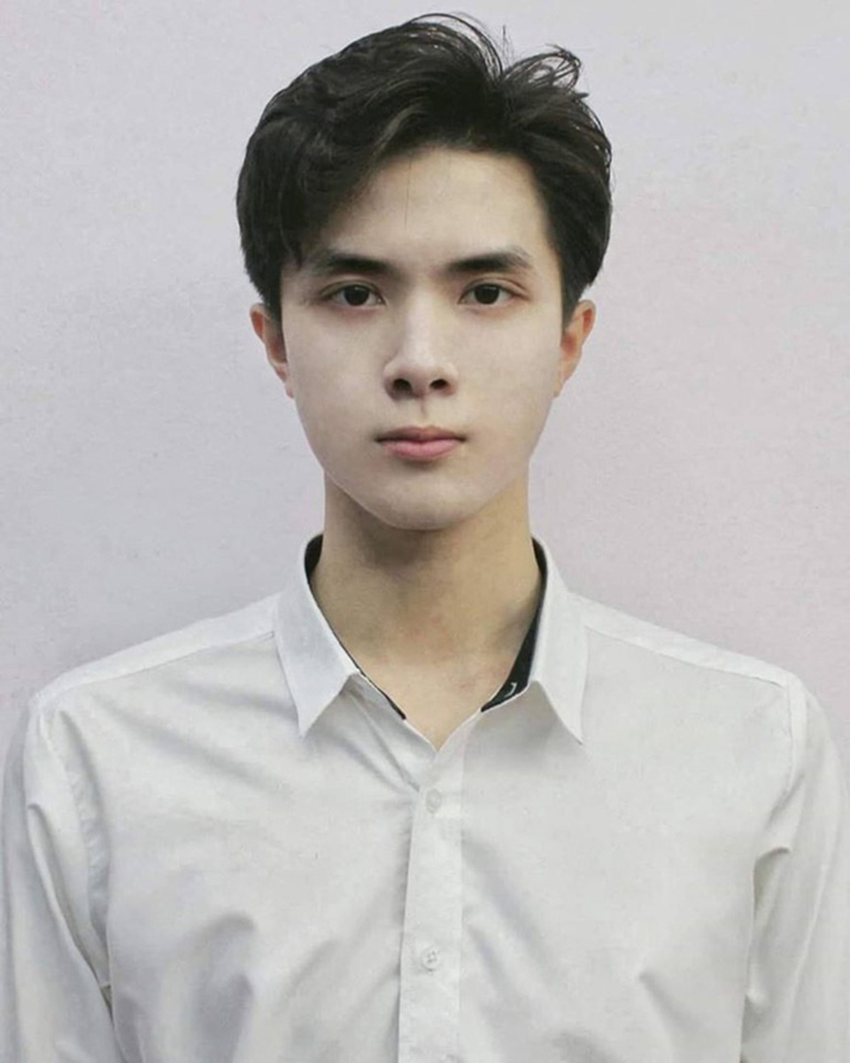 “Soái ca ảnh thẻ” cùng bảng thành tích ấn tượng khiến cư dân mạng xôn xao - 1 “Soái ca ảnh thẻ” cùng bảng thành tích ấn tượng khiến cư dân mạng xôn xao - 1
