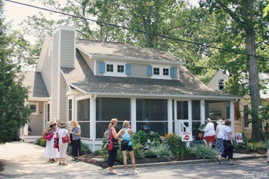 Xu hướng mua nhà chung của giới trẻ Mỹ gây tranh cãi