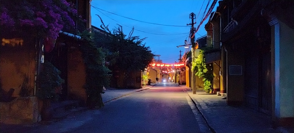 Phố cổ Hội An vắng lặng trong ngày đầu tạm dừng đón khách lưu trú - 1 Phố cổ Hội An vắng lặng trong ngày đầu tạm dừng đón khách lưu trú - 1