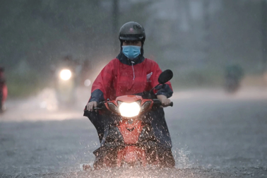 Miền Bắc mưa dông thêm 4 ngày