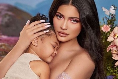 Kylie Jenner chuẩn bị cho sinh nhật xa hoa của con gái