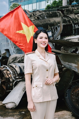 Thiếu tá vào vai "girl phố" náo loạn Hồ Gươm thướt tha trong tà áo dài - 8