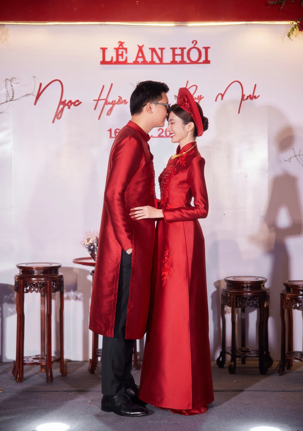 Diễn viên Ngọc Huyền bật khóc trong lễ ăn hỏi với bạn trai kém tuổi - 4 Diễn viên Ngọc Huyền bật khóc trong lễ ăn hỏi với bạn trai kém tuổi - 4