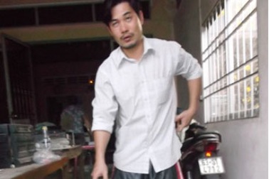 Bắt 2 tên cướp màn hình tivi lấy tiền tiêu Tết