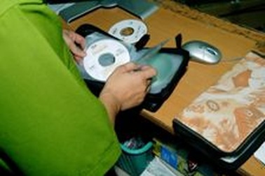 Hai công ty máy tính lớn vi phạm Luật Sở hữu Trí tuệ 