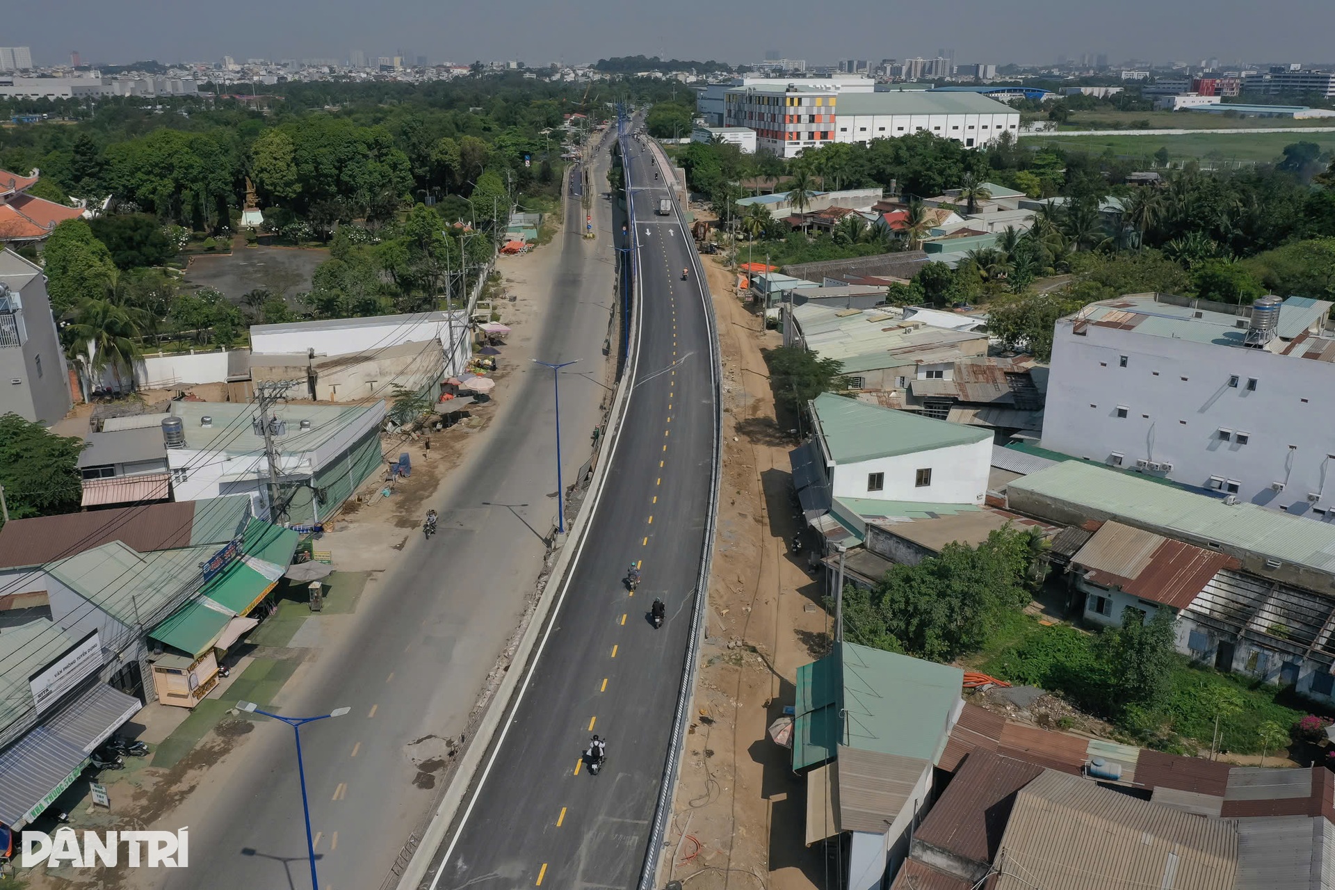 Thông xe một nhánh cầu Tăng Long ở TPHCM, người dân hy vọng hết cảnh kẹt xe - 13 Thông xe một nhánh cầu Tăng Long ở TPHCM, người dân hy vọng hết cảnh kẹt xe - 13