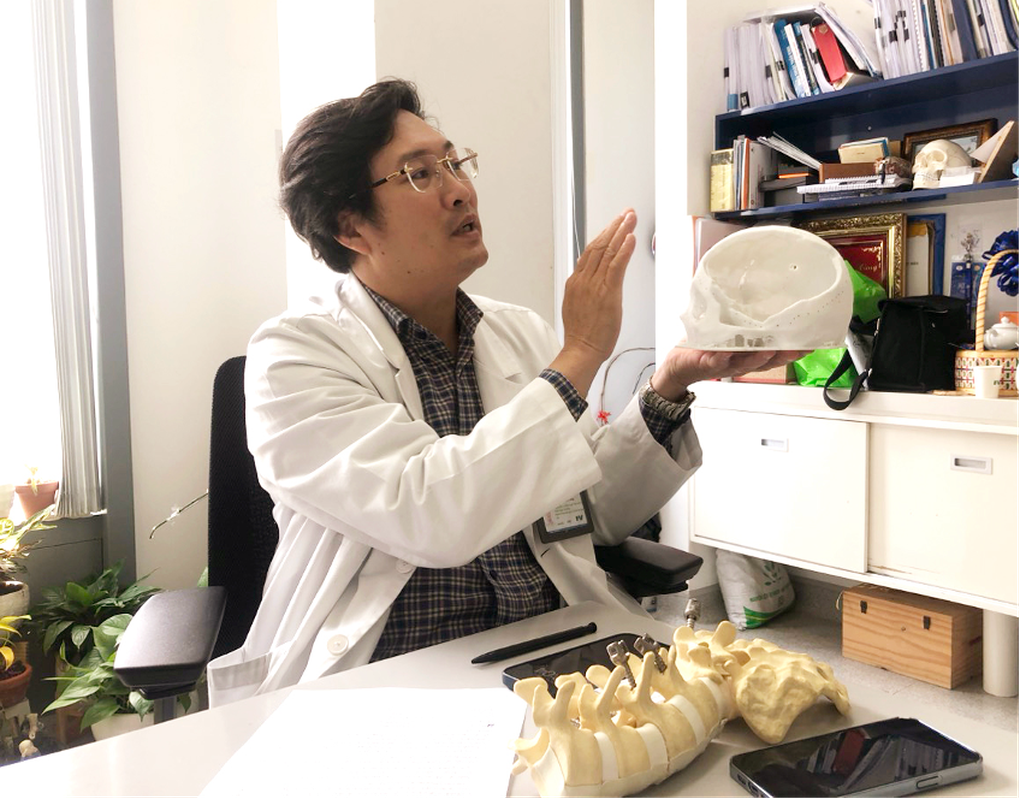 Nam bệnh nhân hồi tỉnh diệu kỳ sau nhiều tháng sống thực vật do chấn thương sọ não - 2 Nam bệnh nhân hồi tỉnh diệu kỳ sau nhiều tháng sống thực vật do chấn thương sọ não - 2