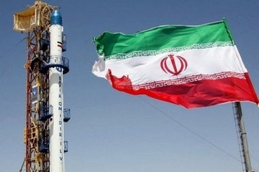 Iran phóng tên lửa, tàu thử nghiệm vào vũ trụ