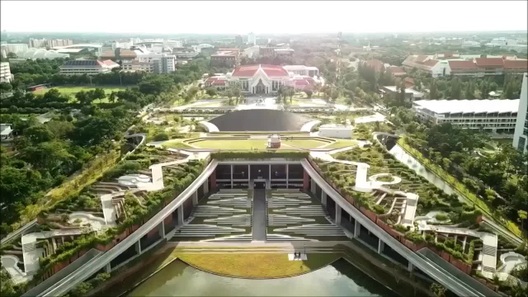 Khu vườn xanh tốt rộng 22.000 m2 "mọc" trên mái của trường đại học