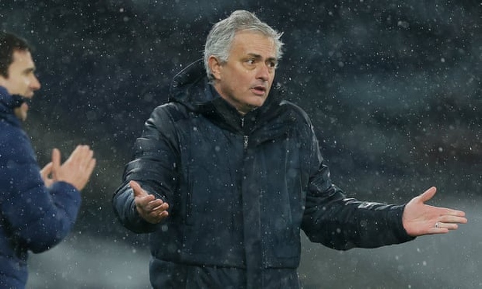 Mourinho thua trận thứ ba liên tiếp: Chết chìm bởi sự... cứng nhắc - 1 Mourinho thua trận thứ ba liên tiếp: Chết chìm bởi sự... cứng nhắc - 1