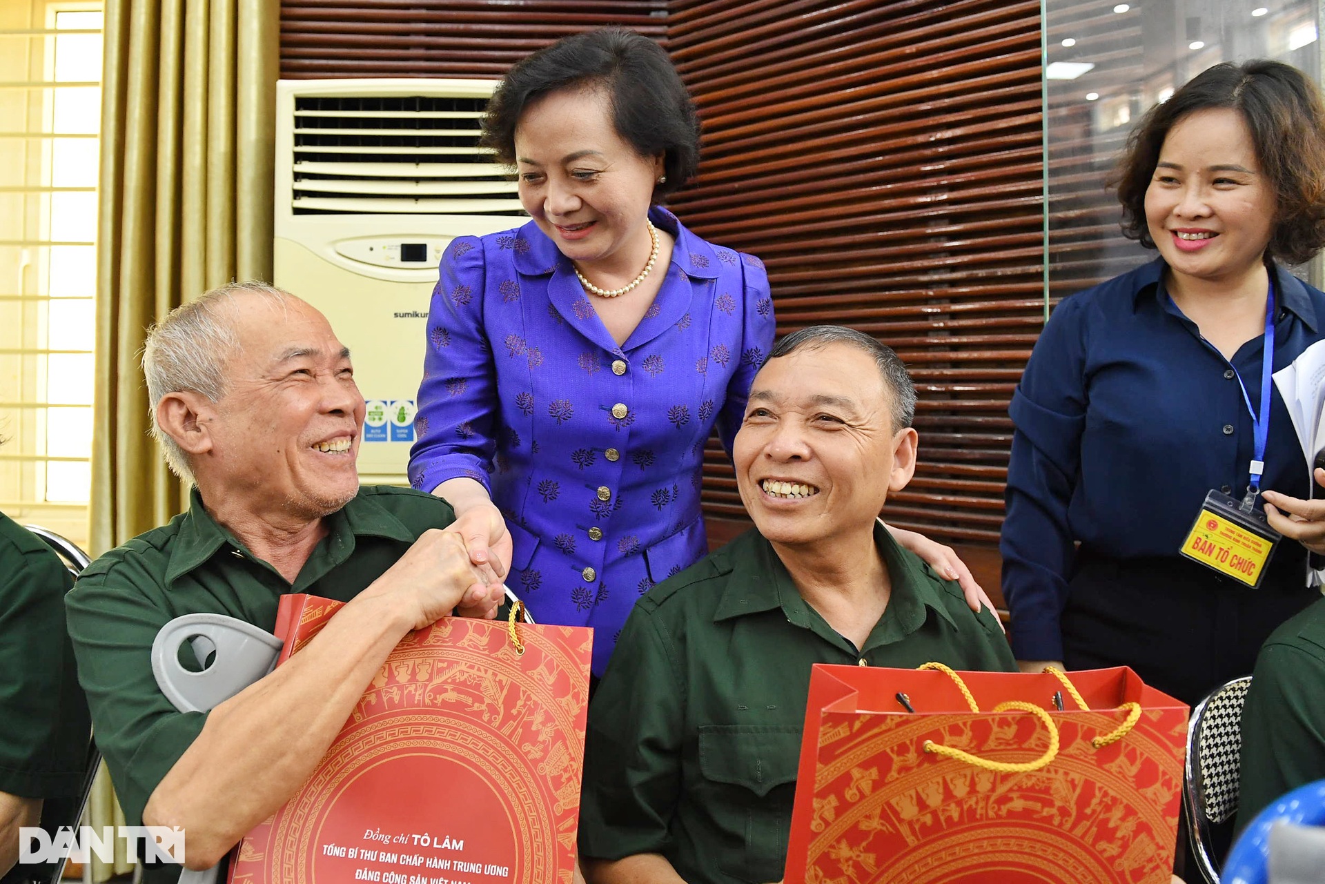 Tổng Bí thư: Chăm lo, đền đáp người có công là mệnh lệnh từ trái tim! - 15 Tổng Bí thư: Chăm lo, đền đáp người có công là mệnh lệnh từ trái tim! - 15