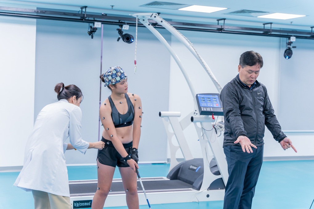 Vinmec ứng dụng công nghệ Motion Analysis nâng cao thành tích cho người chơi golf - 2 Vinmec ứng dụng công nghệ Motion Analysis nâng cao thành tích cho người chơi golf - 2