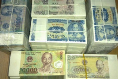 Bắt giữ, xử phạt nhiều đối tượng đổi tiền lẻ