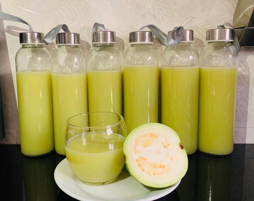 Nước ép hoa quả giá rẻ tràn chợ, mua cả lít vừa uống vừa lo - 1 Nước ép hoa quả giá rẻ tràn chợ, mua cả lít vừa uống vừa lo - 1