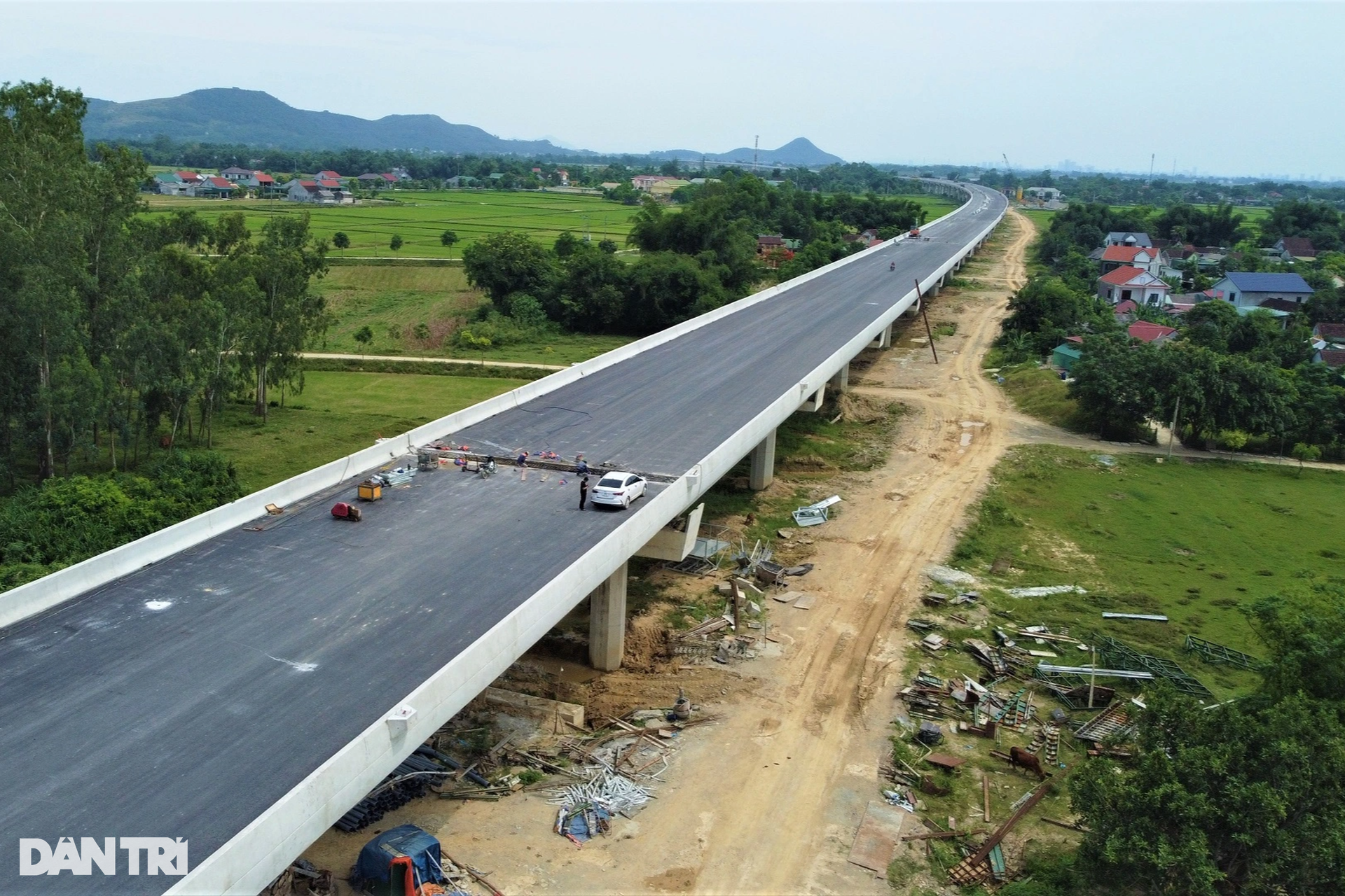 Cầu dài nhất tuyến cao tốc Bắc - Nam trước ngày thông xe - 4