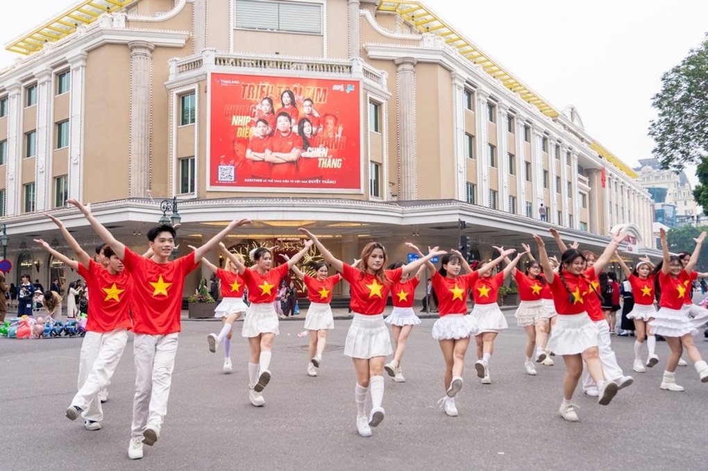 Nhiều bạn trẻ cổ vũ đội tuyển Audition Việt Nam tham dự SEA Games 33 - 4 Nhiều bạn trẻ cổ vũ đội tuyển Audition Việt Nam tham dự SEA Games 33 - 4