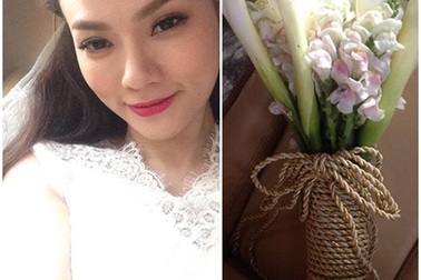 Thu Thủy bí mật kết hôn với bạn trai 13 năm
