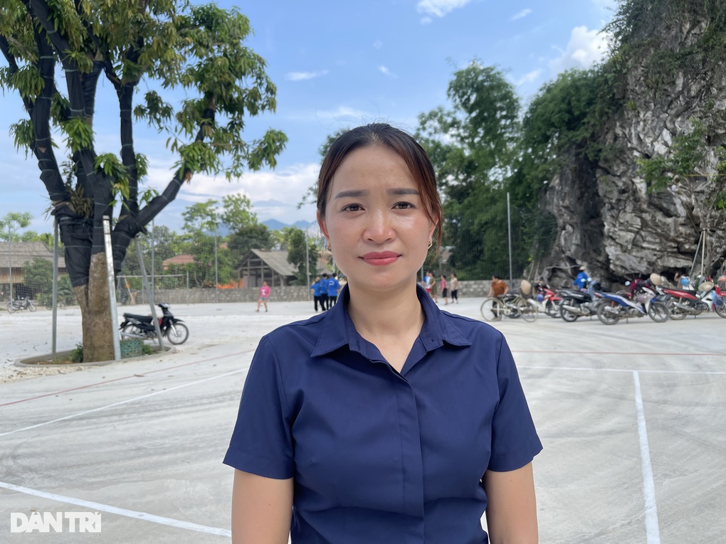 Người dân xã Minh Xuân: Chúng tôi rất phấn khởi khi được nhận nhà mới - 4 Người dân xã Minh Xuân: Chúng tôi rất phấn khởi khi được nhận nhà mới - 4