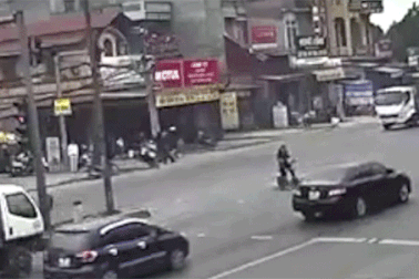 Gây họa cho người khác vì sang đường không quan sát