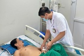 Cảnh báo suy thận vì loại vi khuẩn trong nước lũ