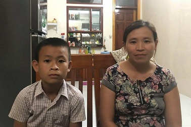 Cậu bé lớp 7 hát “Mưa chiều miền Trung” gây sốt cộng đồng mạng