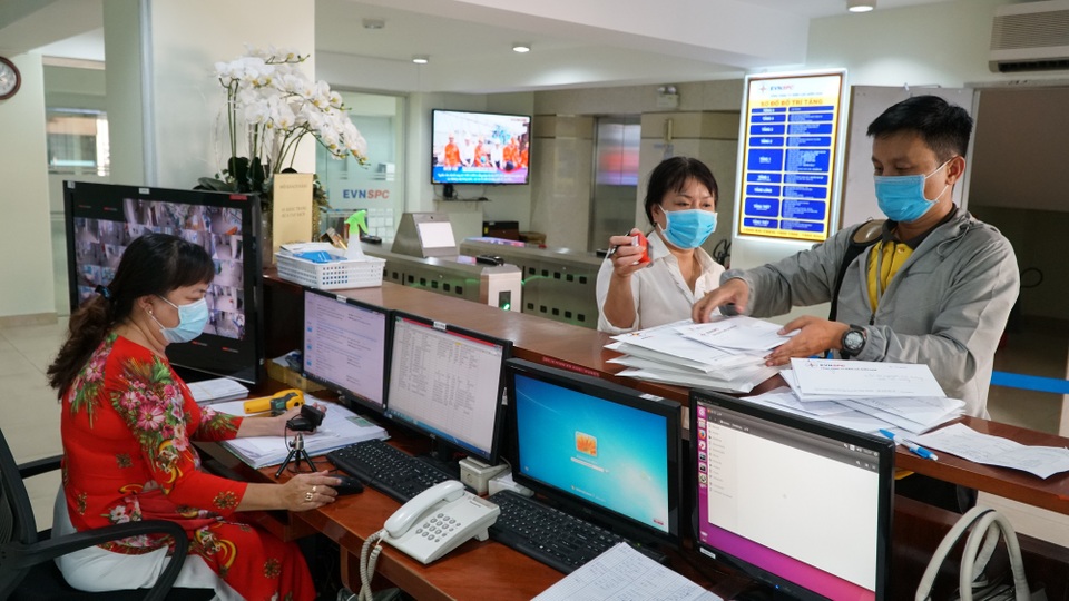 Ngành điện miền Nam triển khai nhiều biện pháp phòng ngừa dịch do nCoV - 10 Ngành điện miền Nam triển khai nhiều biện pháp phòng ngừa dịch do nCoV - 10