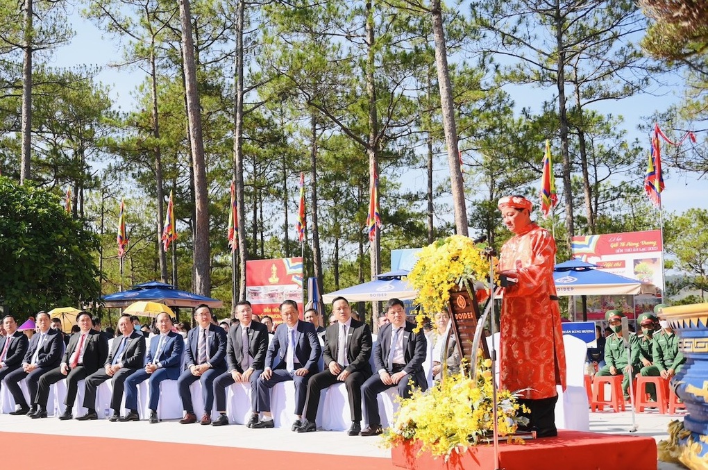 Lễ dâng hương tưởng nhớ vua Hùng tại đền thờ Âu Lạc, tỉnh Lâm Đồng - 2 Lễ dâng hương tưởng nhớ vua Hùng tại đền thờ Âu Lạc, tỉnh Lâm Đồng - 2