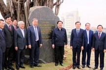 Tổng Bí thư Tô Lâm dâng hương, phát động Tết trồng cây xuân Ất Tỵ