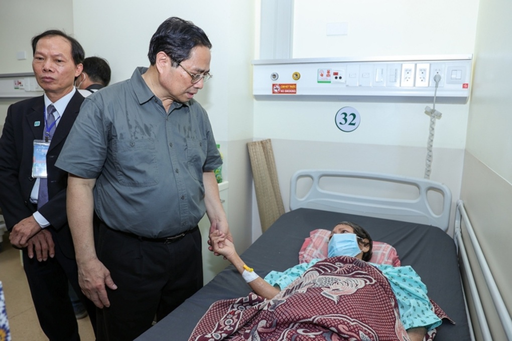 Thủ tướng thăm bệnh nhân ung thư tại TPHCM, nêu đề nghị với Bộ Y tế - 2 Thủ tướng thăm bệnh nhân ung thư tại TPHCM, nêu đề nghị với Bộ Y tế - 2