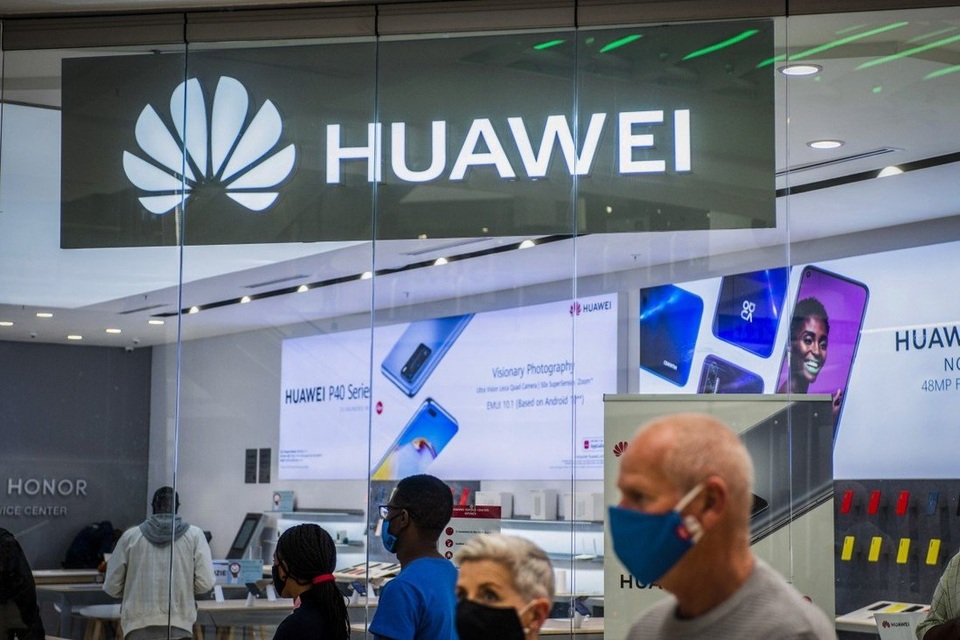 Vì sao Huawei vẫn chưa từ bỏ mảng smartphone? - 1 Vì sao Huawei vẫn chưa từ bỏ mảng smartphone? - 1