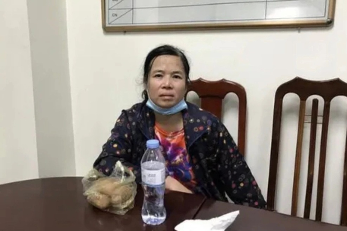 Khởi tố, bắt giam nữ nghi phạm chém chết chủ cửa hàng quần áo - 1 Khởi tố, bắt giam nữ nghi phạm chém chết chủ cửa hàng quần áo - 1