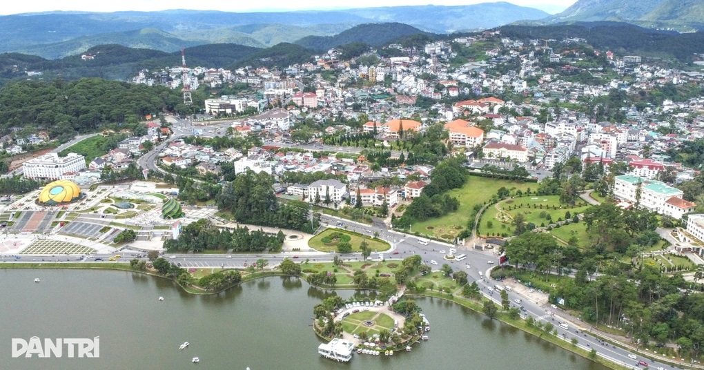 Lâm Đồng bố trí công chức làm việc tại trụ sở 2 tỉnh cũ - 1