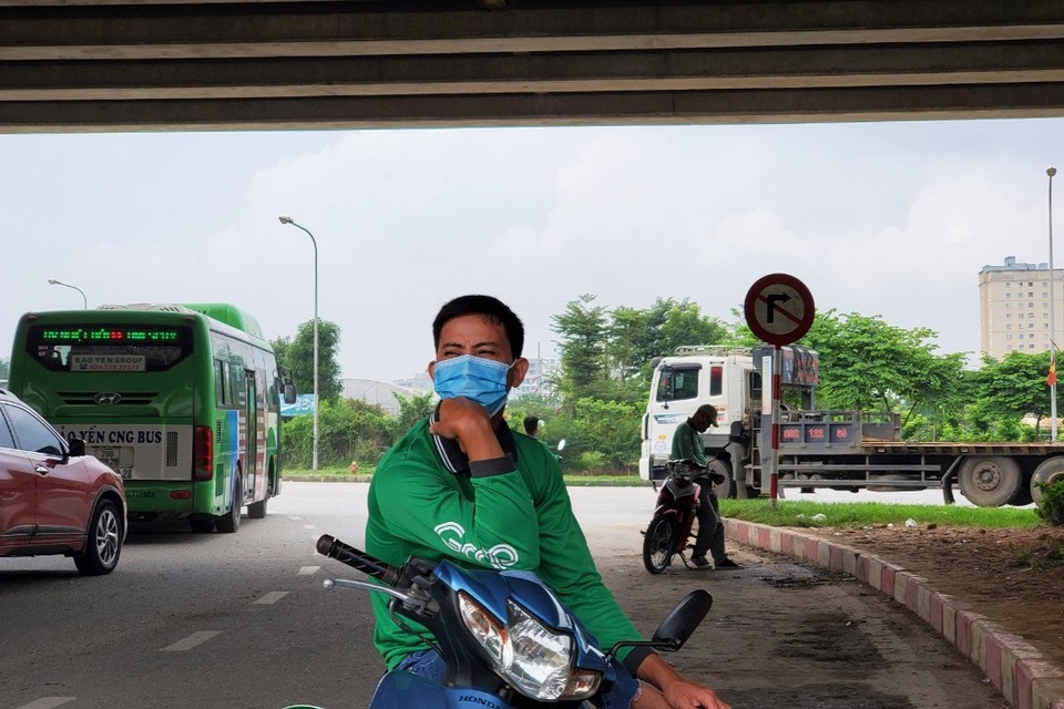 Chấp nhận lương cử nhân 4-5 triệu đồng hay lái xe công nghệ lương gấp đôi? - 1 Chấp nhận lương cử nhân 4-5 triệu đồng hay lái xe công nghệ lương gấp đôi? - 1