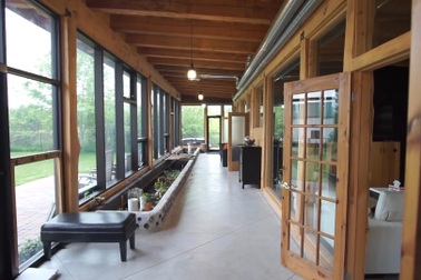 Chàng trai tận dụng lốp xe cũ làm nhà và cái kết khiến mọi người trầm trồ