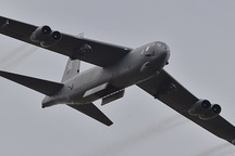 Mỹ điều “pháo đài bay” B-52 diễn tập ném bom gần căn cứ Nga