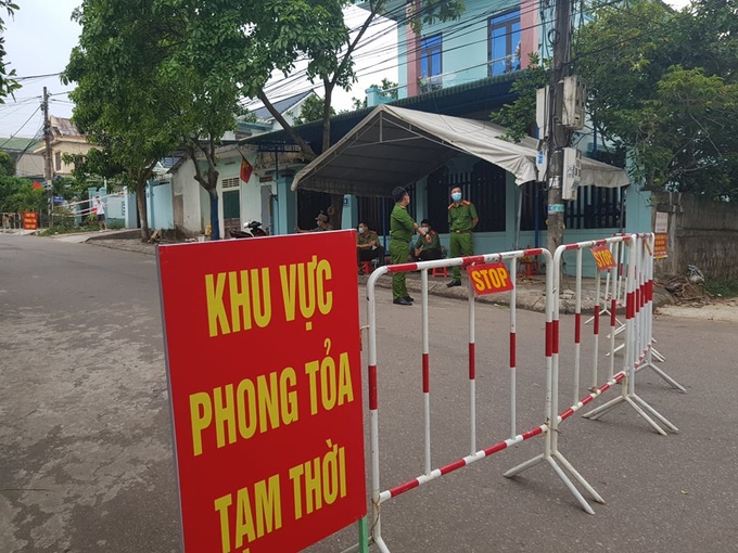 Quảng Trị yêu cầu tất cả người về từ Đà Nẵng từ 10/5 phải tự cách ly tại nhà 14 ngày, thực hiện 2 lần xét nghiệm - Ảnh 1.