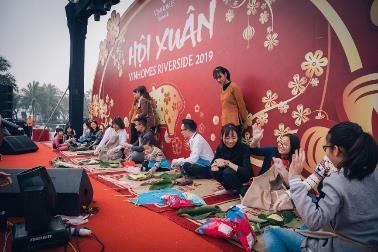 Mai đào khoe sắc rực rỡ khắp các khu đô thị Vinhomes