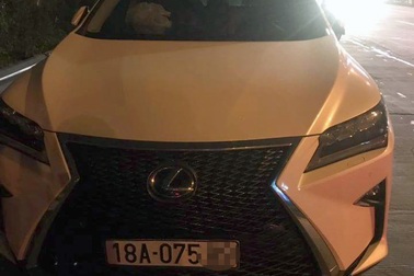 "Dính" ma túy, tài xế xe Lexus nói hút thuốc lào nhưng nhầm… cỏ Mỹ