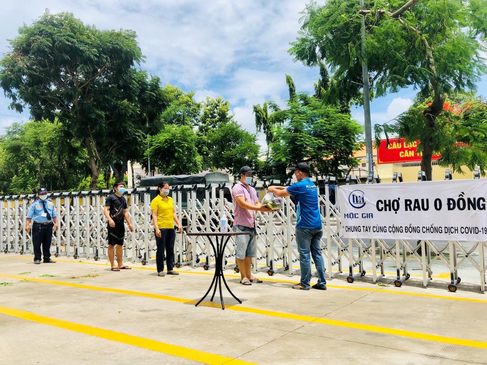TPHCM: Chợ 0 đồng vượt khó giúp đỡ người nghèo trong khu cách ly, nhà trọ - 3 TPHCM: Chợ 0 đồng vượt khó giúp đỡ người nghèo trong khu cách ly, nhà trọ - 3